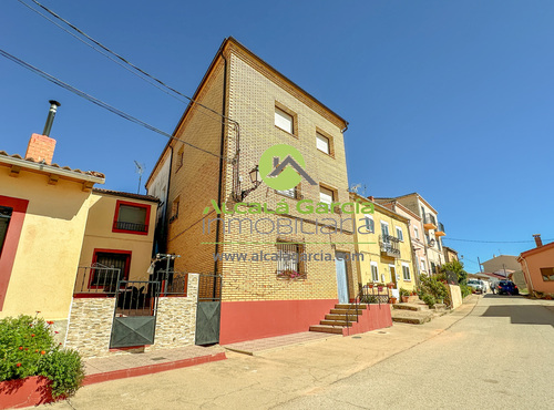 Casas o chalets en alquiler en Villlvaro